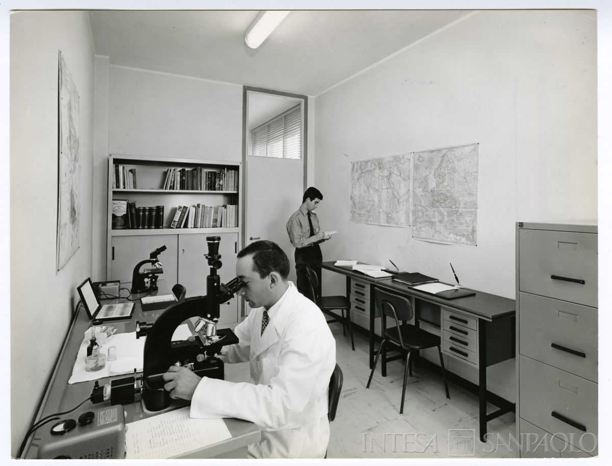 Cariplo, Minoprio: laboratori, anni 1960 (foto Publifoto)