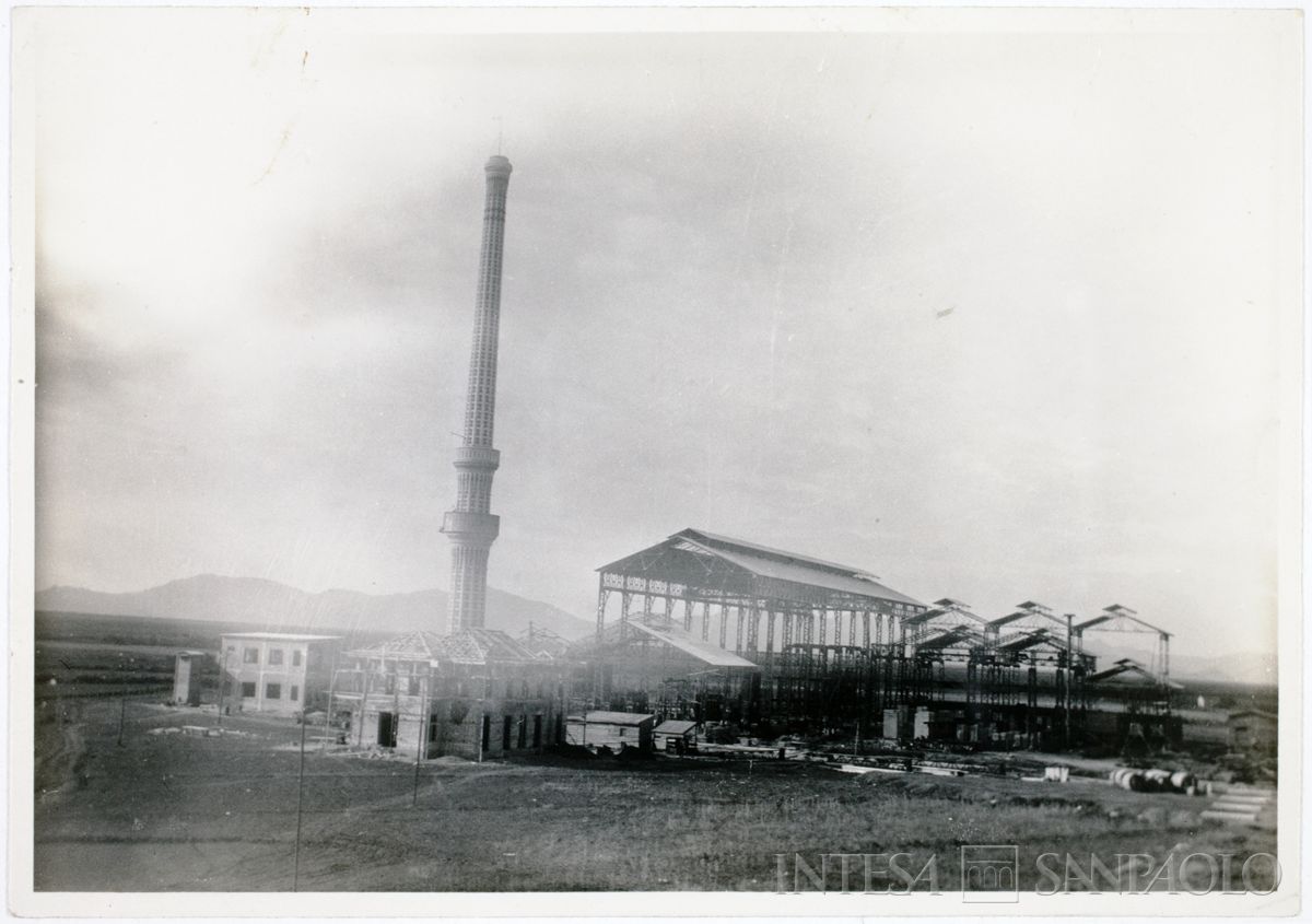 Veduta dall'esterno di un impianto di estrazione della S. A. di Montevecchio e Monteponi, 1931 (fotografo sconosciuto)
