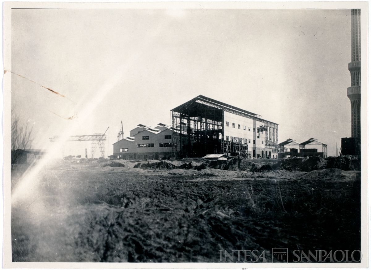 Veduta dall'esterno di un impianto di estrazione della S. A. di Montevecchio e Monteponi, 1931 (fotografo sconosciuto)