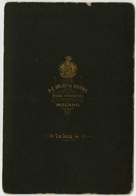 Francesca Pecchio con il marito Attilio Toccagni, 1886 circa (foto di O. E. Orlay de Karwa, verso)