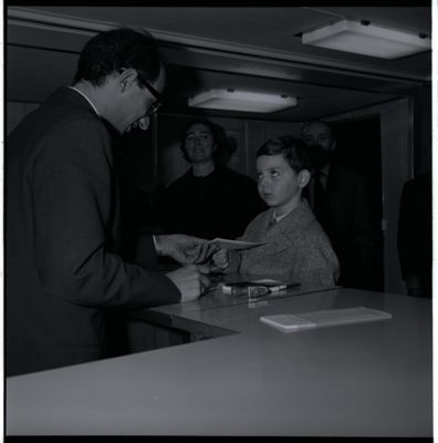 Autobanca in occasione del giro di propaganda "Un premio ai risparmiatori di Ottobre" a Somma Lombardo, 31 ottobre 1964 - 05 novembre 1964 (fotografo sconosciuto)