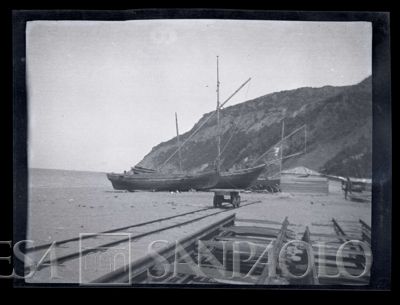 Molo di sbarco dei materiali a Kouby-Aghzi, deposito di Kouby, 1908 (Giulio Martelli)