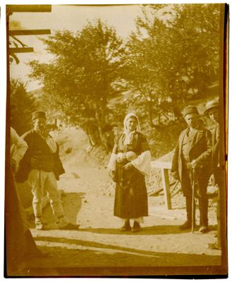Persone locali all'aperto in Bulgaria, 1903-1914 (Bernardino Nogara)