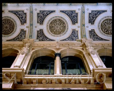 Palazzo di piazza della Scala 6, particolare decorativo del salone A, marzo 1990 (Gabriele Basilico)