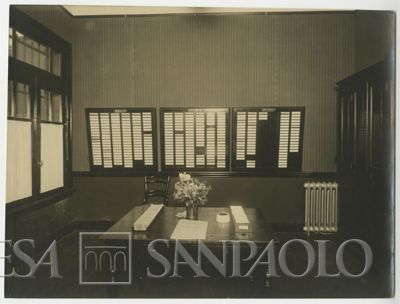 Banca Francese e Italiana per l'America del Sud, Buenos Aires: succursale di Cangallo 500, 1922 ca. (fotografo sconosciuto)