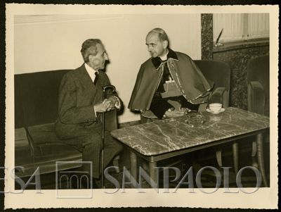 L'arcivescovo Giovanni Battista Montini con il consigliere Conte Vincenzo Negri da Oleggio, 7 ottobre 1955 (Foto N. Ferrario)