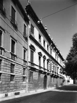Palazzo Leoni Montanari, esterno, 1966 (Foto Tapparo & Trentin)
