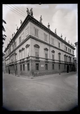 Palazzo Leoni Montanari, esterno, 1957 (Foto Tapparo & Trentin)