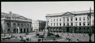 Palazzo di piazza della Scala 6, visto dalla Galleria Vittorio Emanuele II, 1991 (fotografo sconosciuto)