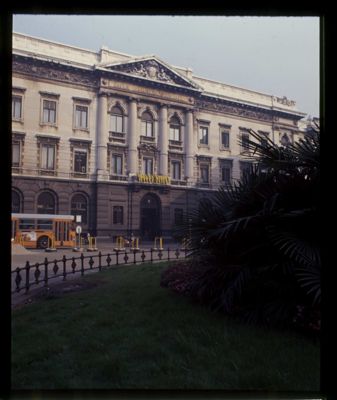 Palazzo di piazza della Scala 6, esterno, anni 1980-1990 (fotografo sconosciuto)