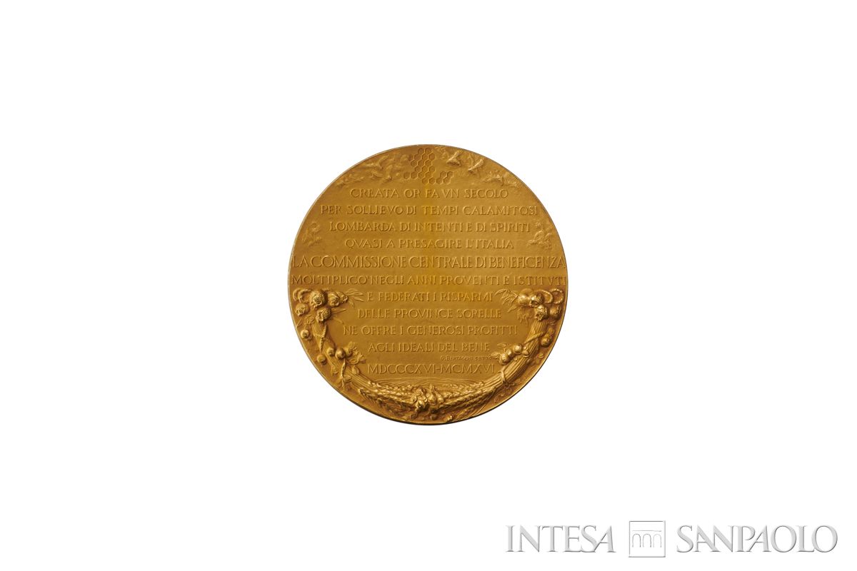 Medaglia per il centenario di fondazione della Commissione Centrale di Beneficenza, 1916 (retro)