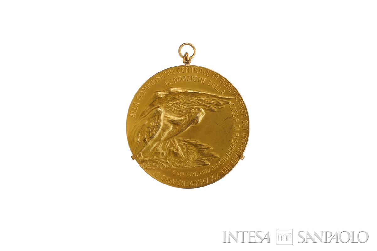 Medaglia in oro offerta alla Commissione Centrale di Beneficenza dagli impiegati della Cariplo nel 75° anniversario di fondazione, 1898 (fronte)