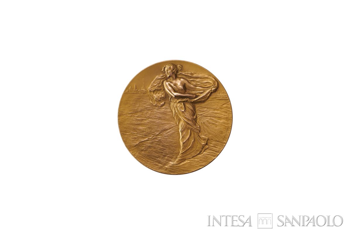 Medaglia offerta dal Personale della Cariplo a Giuseppe De Capitani D'Arzago nel decennale della sua Presidenza, 1934 (fronte)