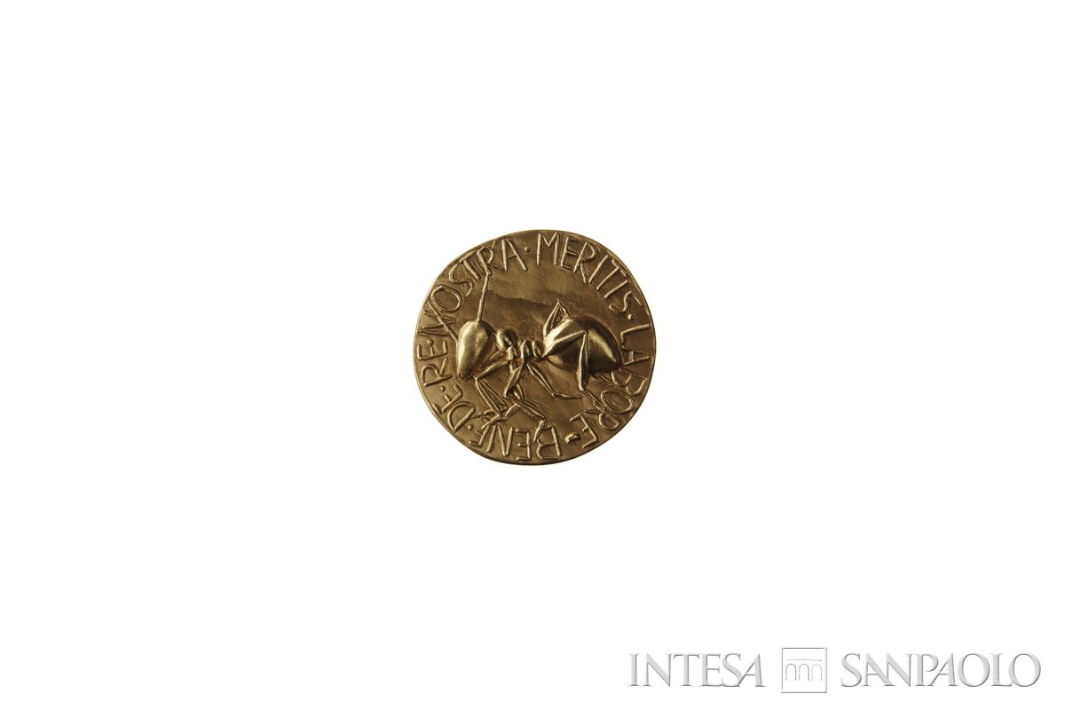 Giacomo Manzù, medaglia "il Formicone" per il 40° anno (poi 35°) di servizio dei dipendenti della Banca Commerciale Italiana, 1955 (fronte)