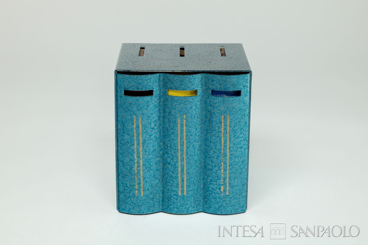 Italia, CARIPLO, salvadanaio a forma di libri, anni 1960