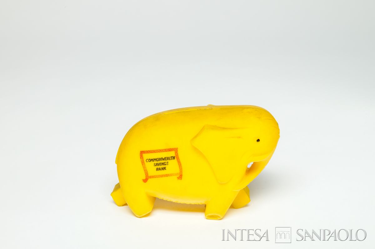 Australia, Commonwealth Savings Bank of Australia, salvadanaio a forma di elefante, anni 1960