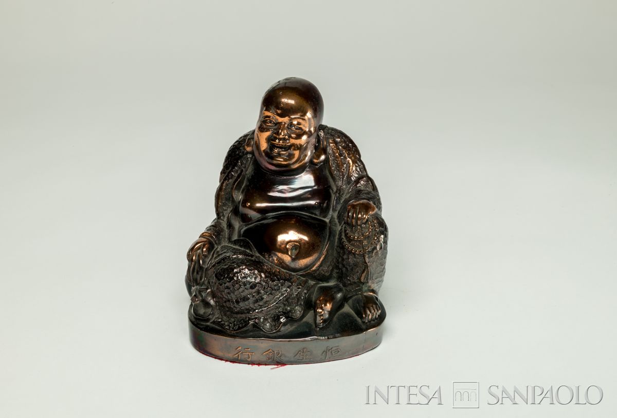 Cina, 行 銀 生 恒 - Hang Seng Bank, salvadanaio a forma di Buddha, 1960-1967