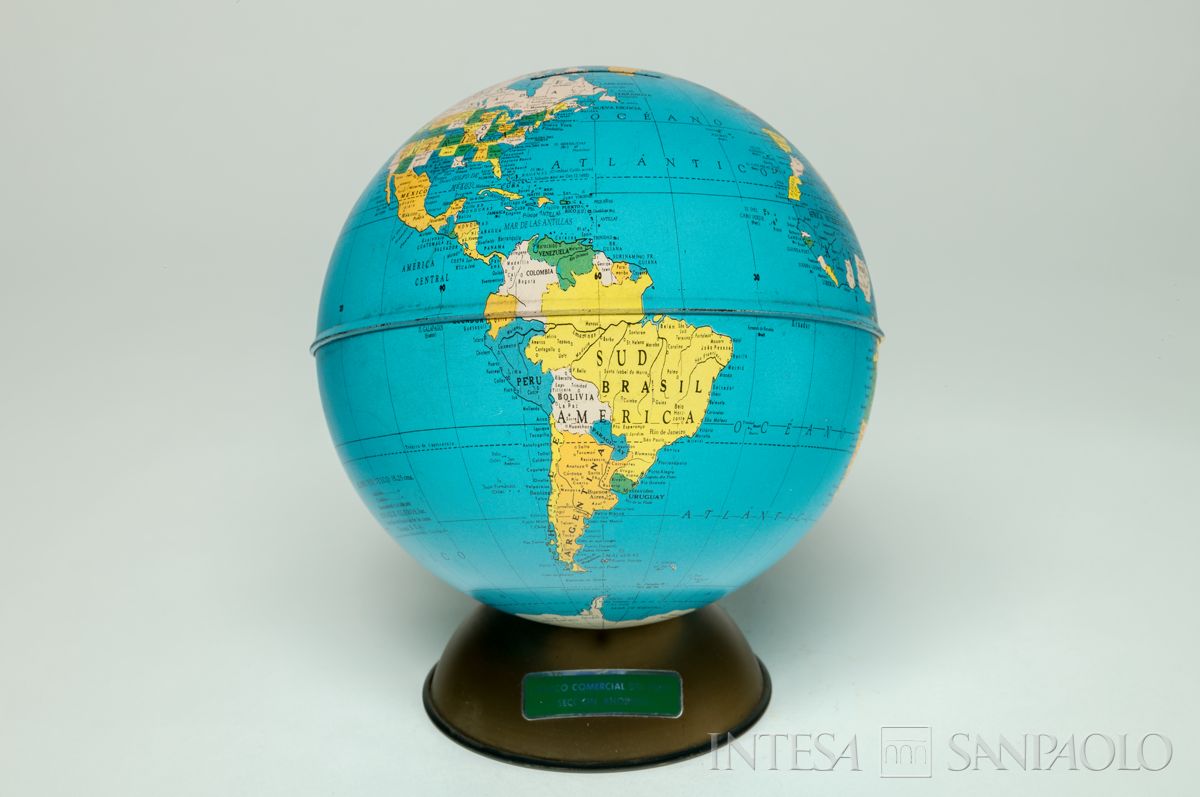 Perù, Banco Comercial del Perú, salvadanio a forma di globo, o mappamondo, anni 1970