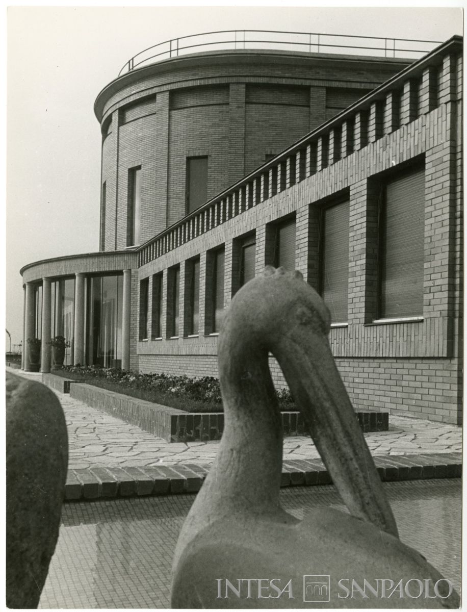 Bruno Stefani, il giardino pensile della nuova sede Cariplo (arch. Muzio e arch. Greppi) in via Verdi a Milano, 1941