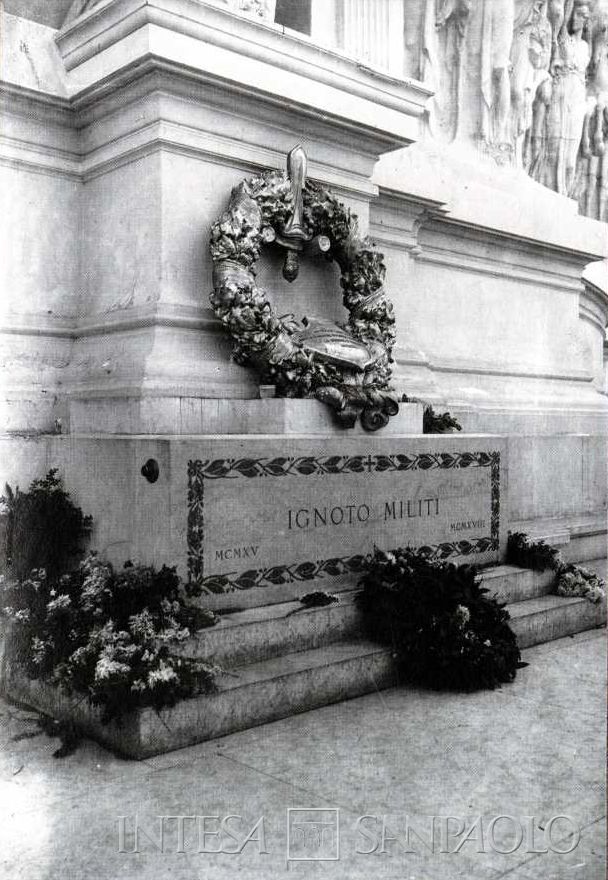 La tomba del Milite ignoto nel 1921