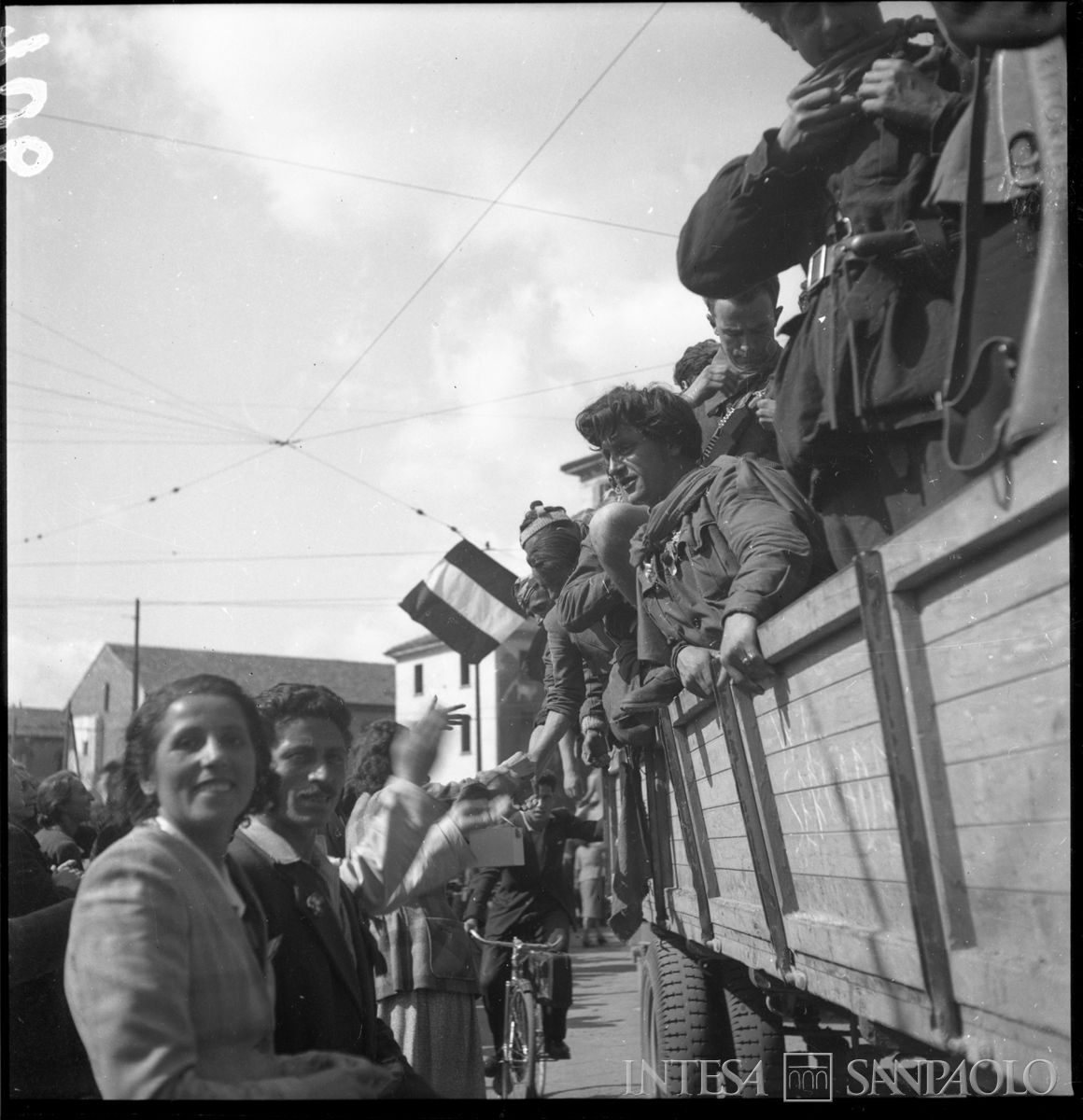 Ingresso a Milano delle colonne partigiane, 29 aprile 1945. Fotografia di Publifoto