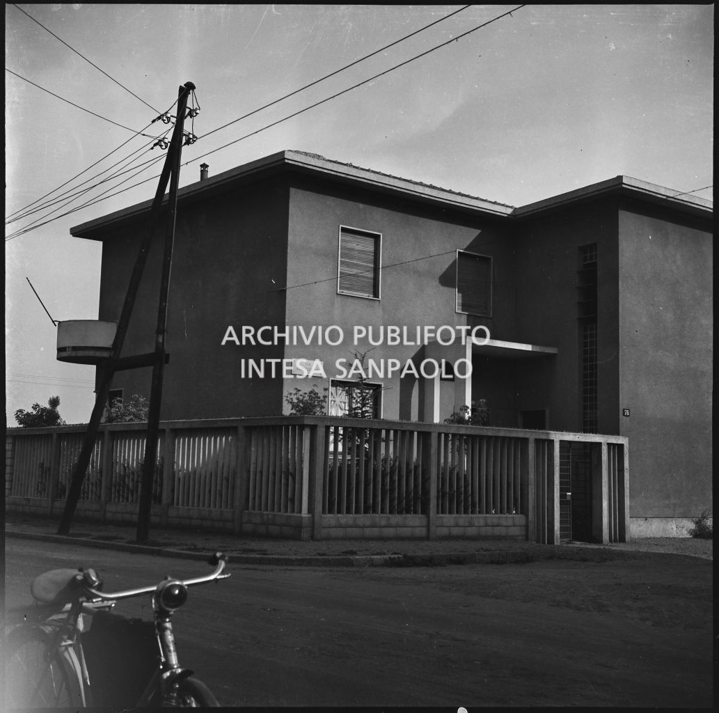 Esterno della sede dello stabilimento industriale Aldo Leonetti in via Aristotele 78 a Milano<br>24301