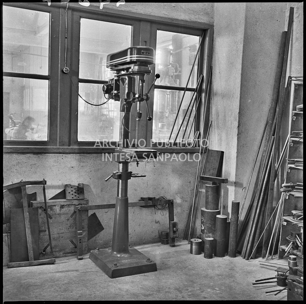 Trapano a colonna presso lo stabilimento industriale Aldo Leonetti<br>24327