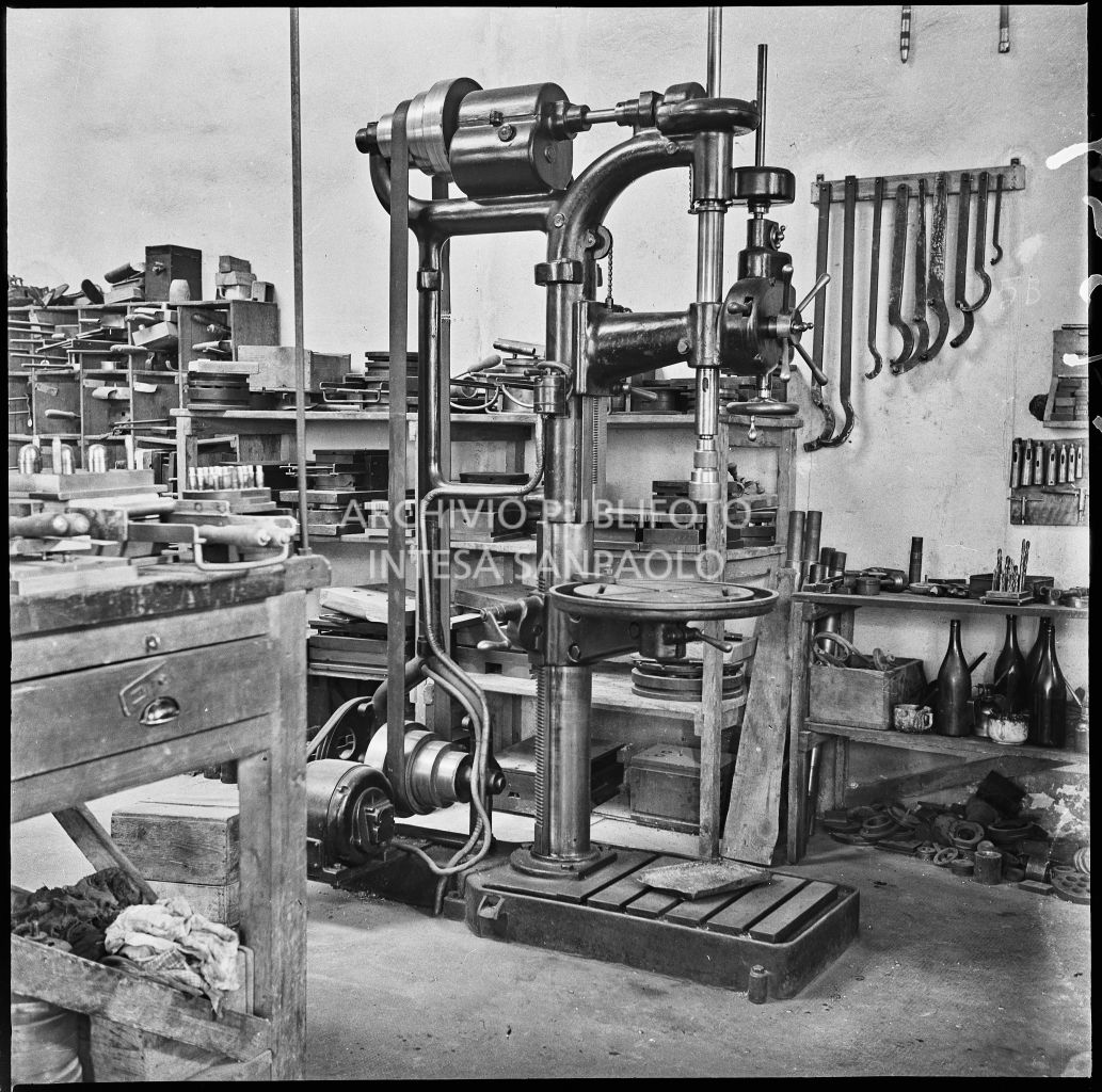 Trapano a colonna presso lo stabilimento industriale Aldo Leonetti<br>24329