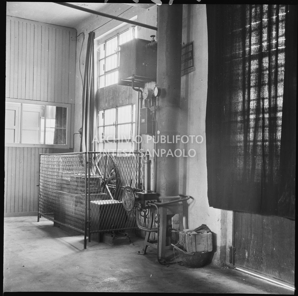 Interno dello stabilimento industriale Aldo Leonetti<br>24332