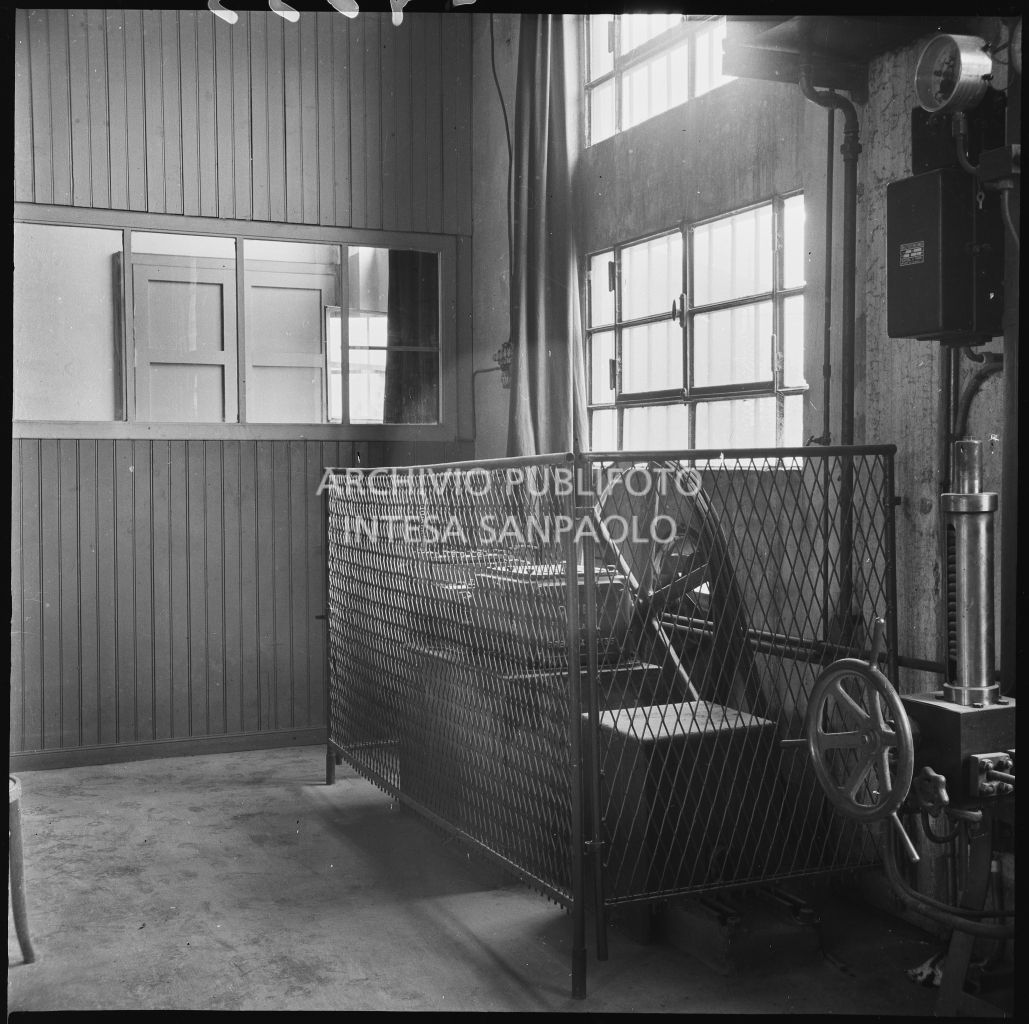 Interno dello stabilimento industriale Aldo Leonetti<br>24333