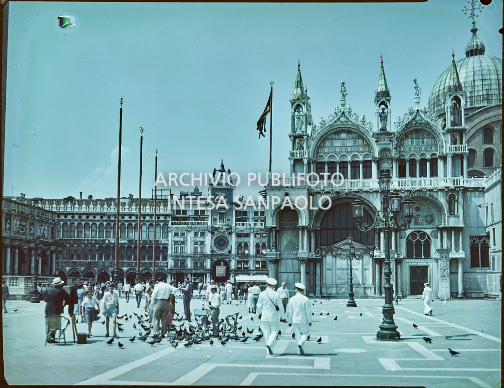 Veduta della torre del'orologio e della Basilica di San Marco<br>305