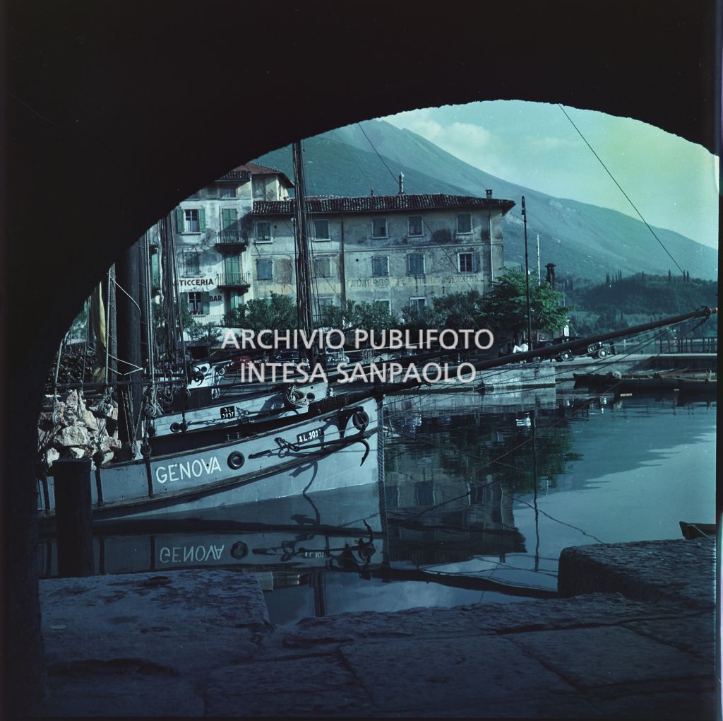 Porto di Malcesine con barche a vela<br>361