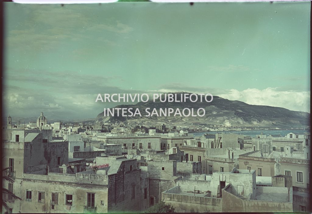 Ripresa dall'alto di Trapani<br>394