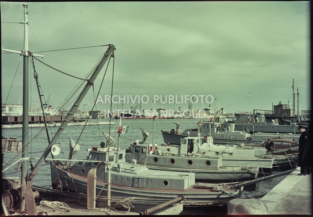 Porto di Trapani con imbarcazioni ormeggiate<br>399