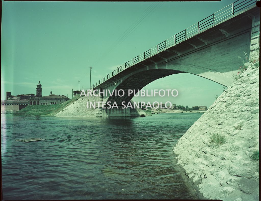 Veduta di un ponte non identificato. Sullo sfondo un campanile<br>1520