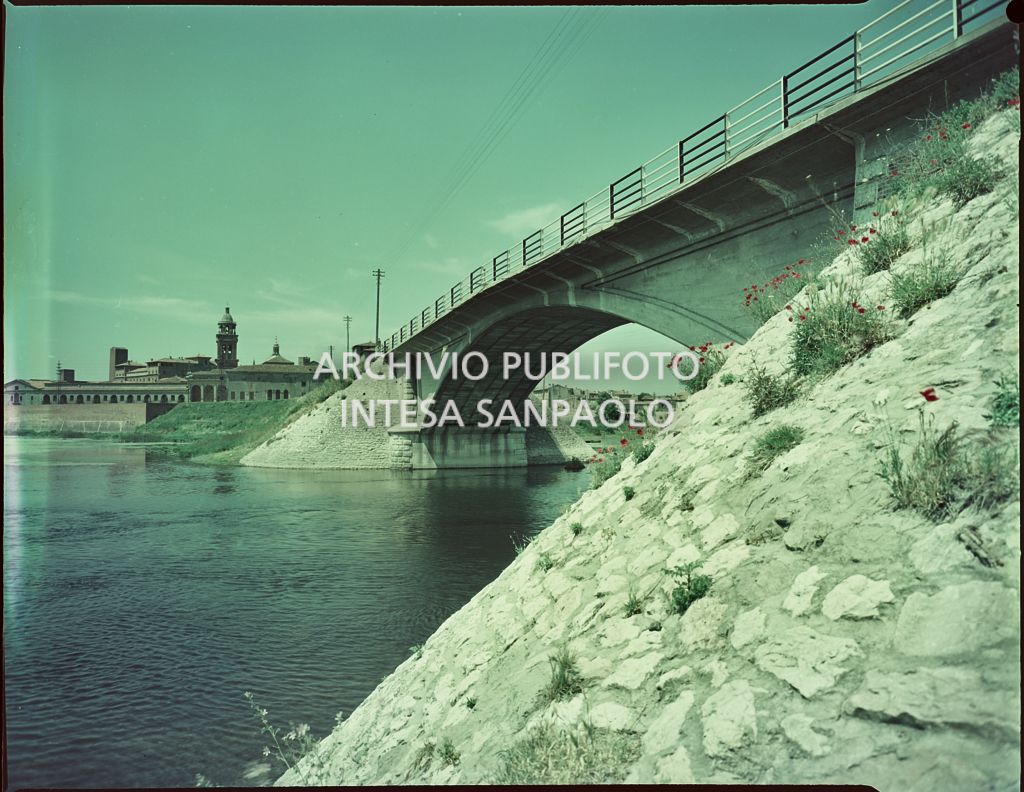 Veduta di un ponte non identificato. Sullo sfondo un campanile<br>1522