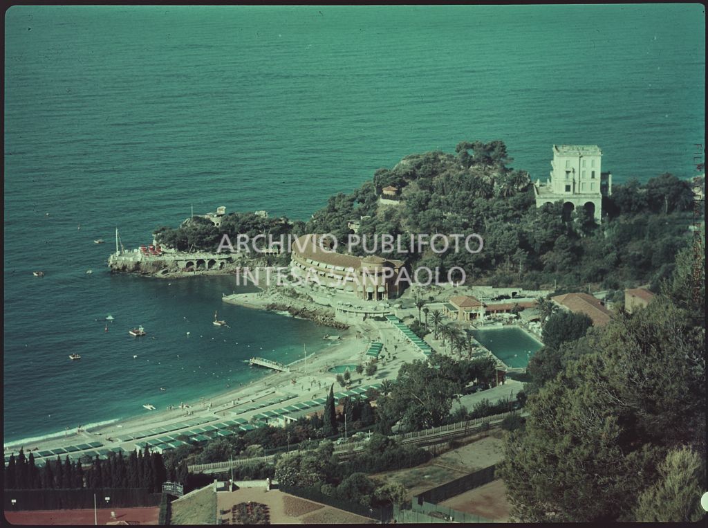 Vista sulla spiaggia ed un resort di Monaco<br>5931