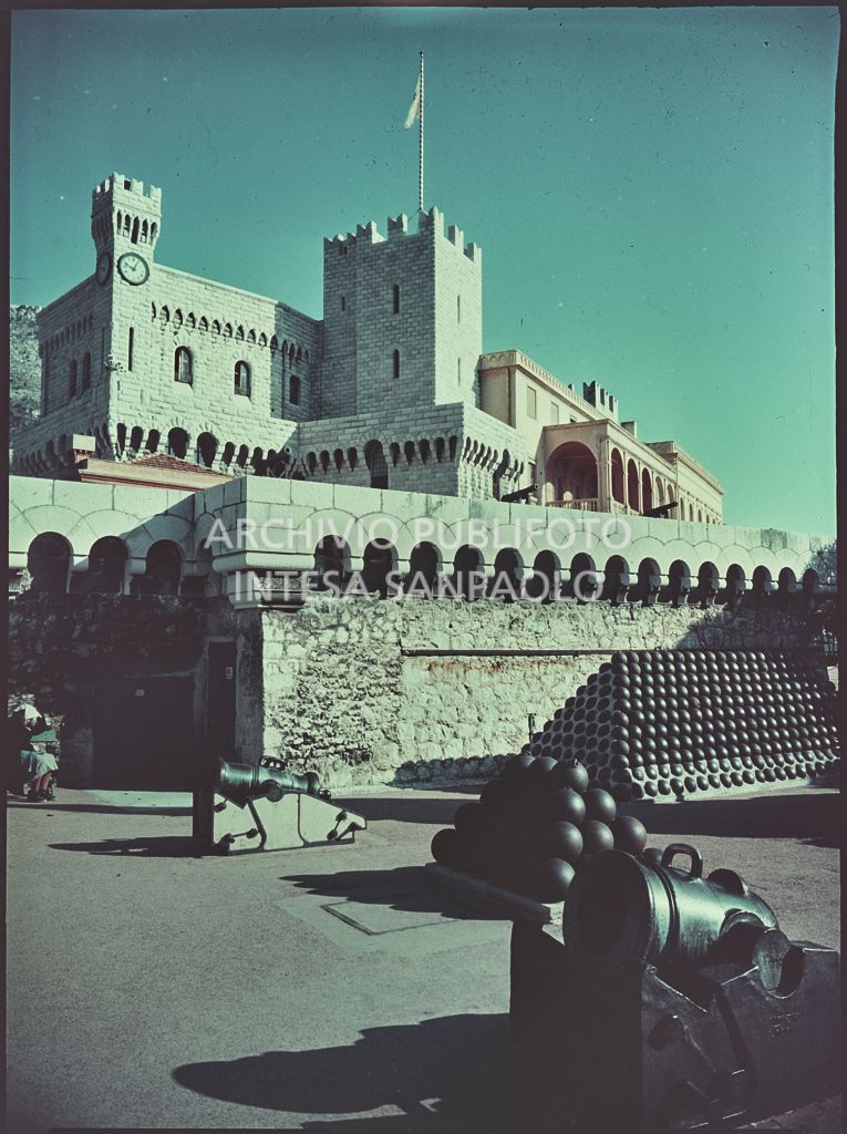 Cannoni e munizioni conservati al Palazzo dei Principi di Monaco<br>5936