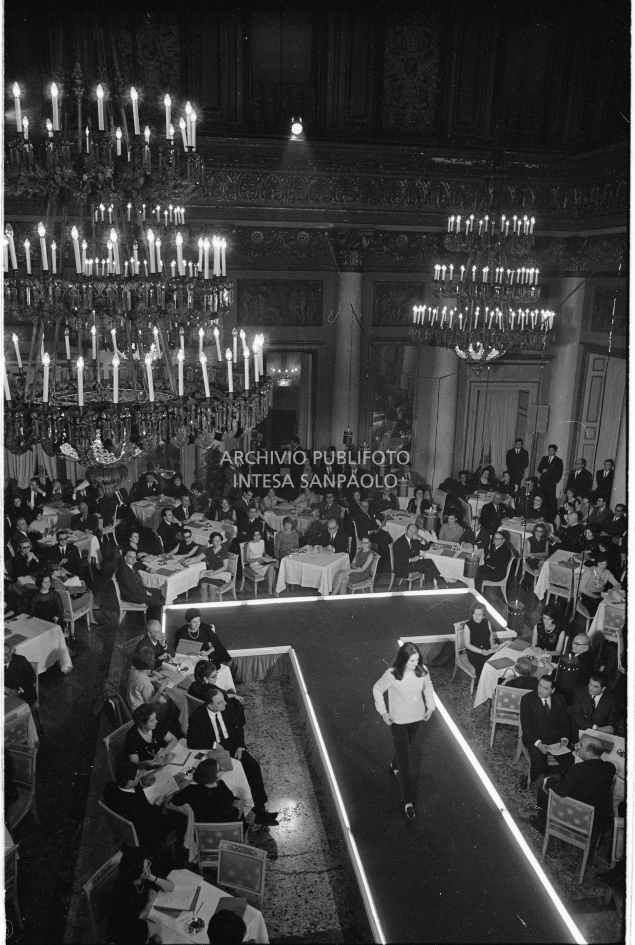 Sfilata di moda<br>727771/6