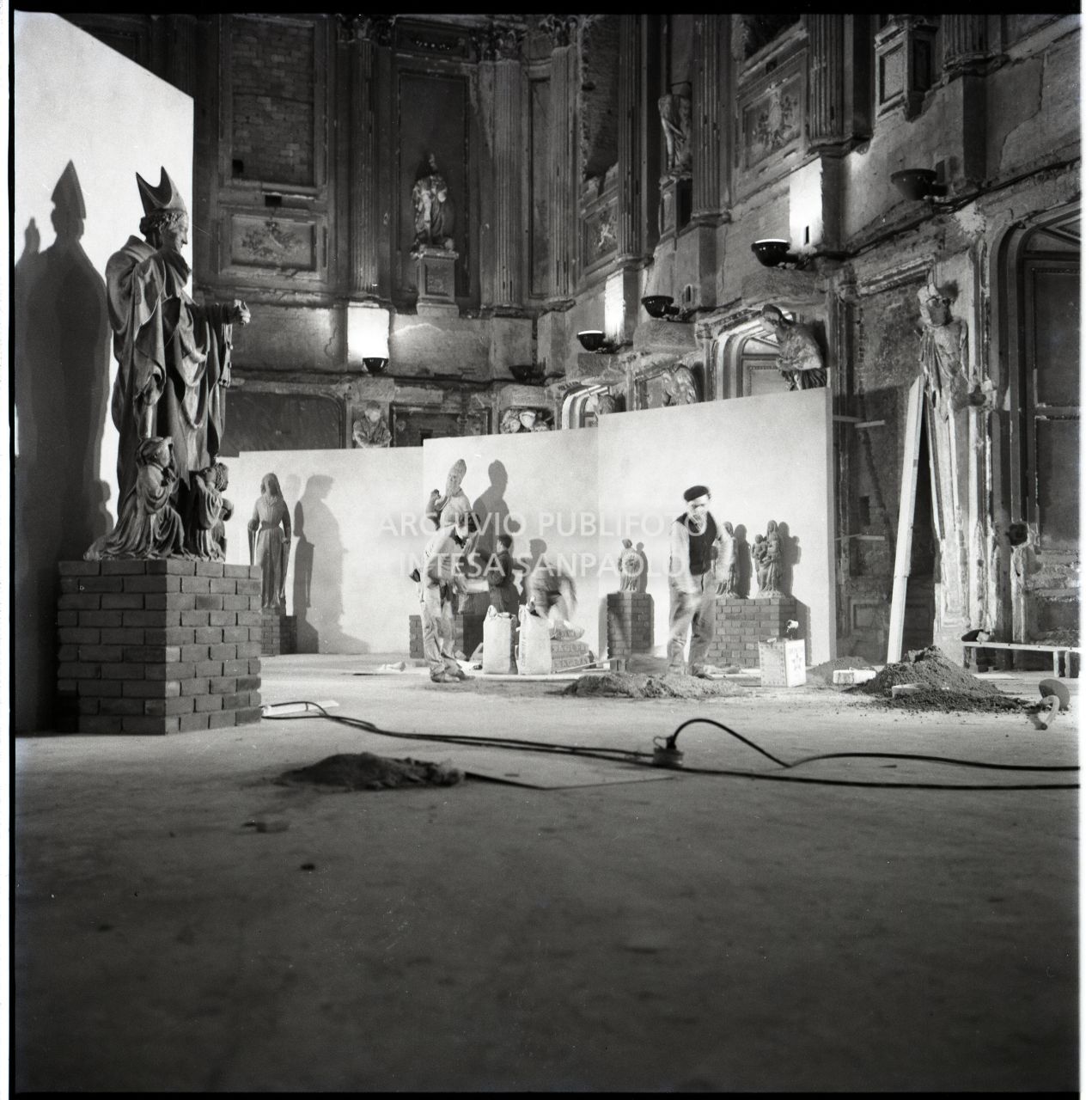 Ultimi lavori di allestimento della Mostra<br>455554