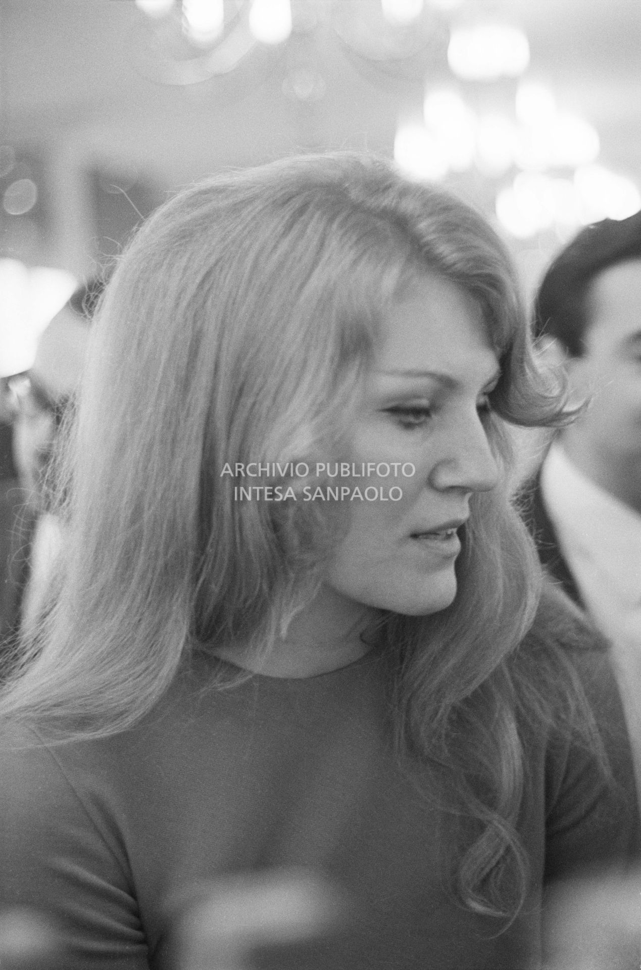 Primo piano di Anna German alla Terrazza Martini di Milano<br>727363/24