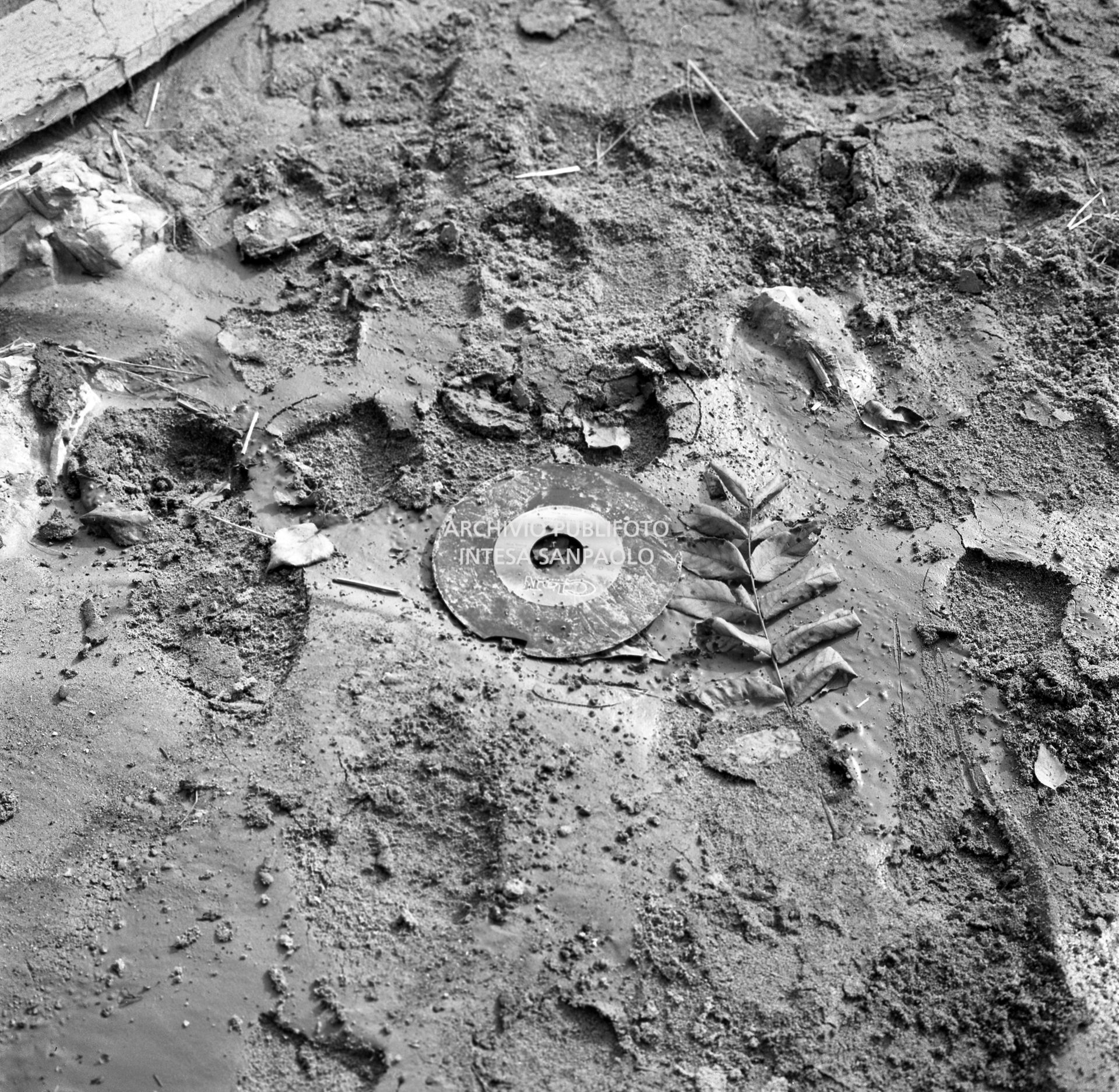 Disastro del Vajont: un vinile tra il fango, emerso dopo l'inondazione