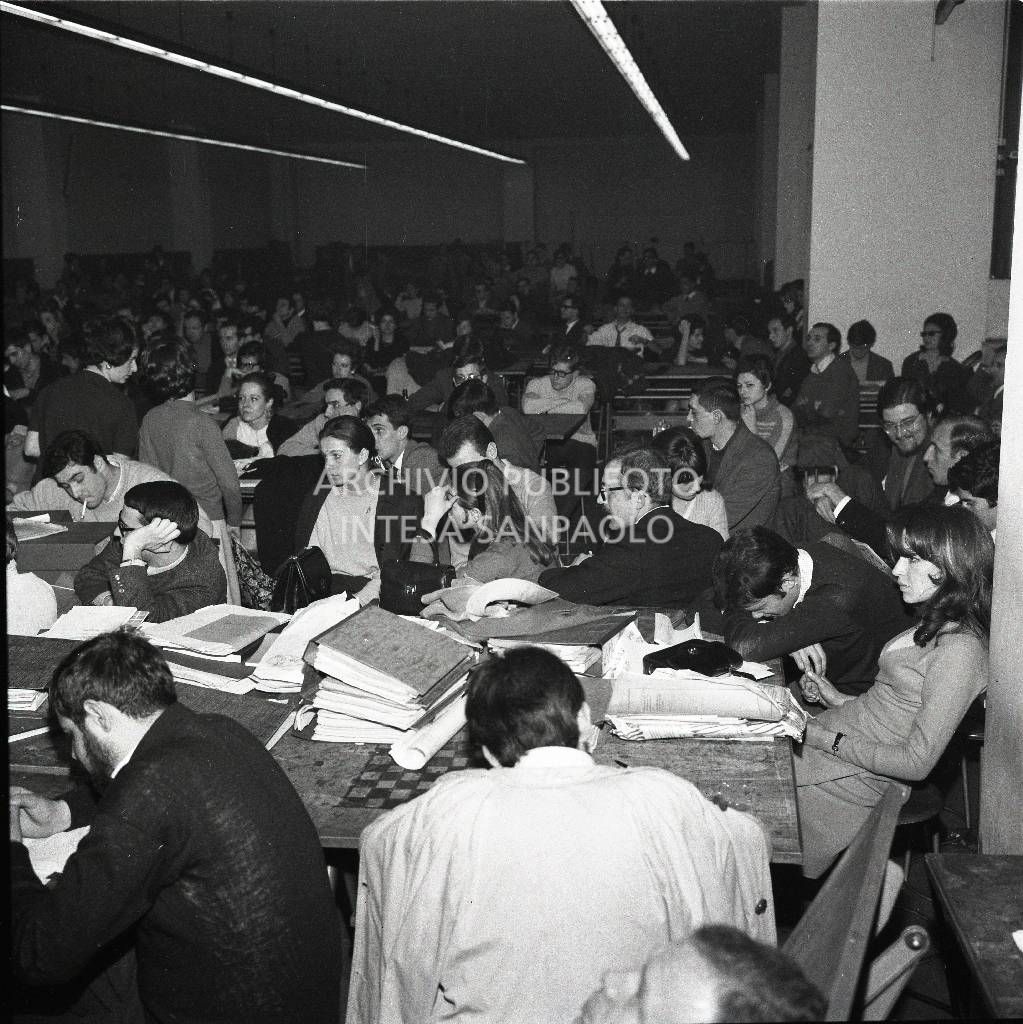 Studenti della Facoltà di architettura del Politecnico di Milano ripresi nel quarantunesimo giorno di occupazione dell'Ateneo<br>728085/2