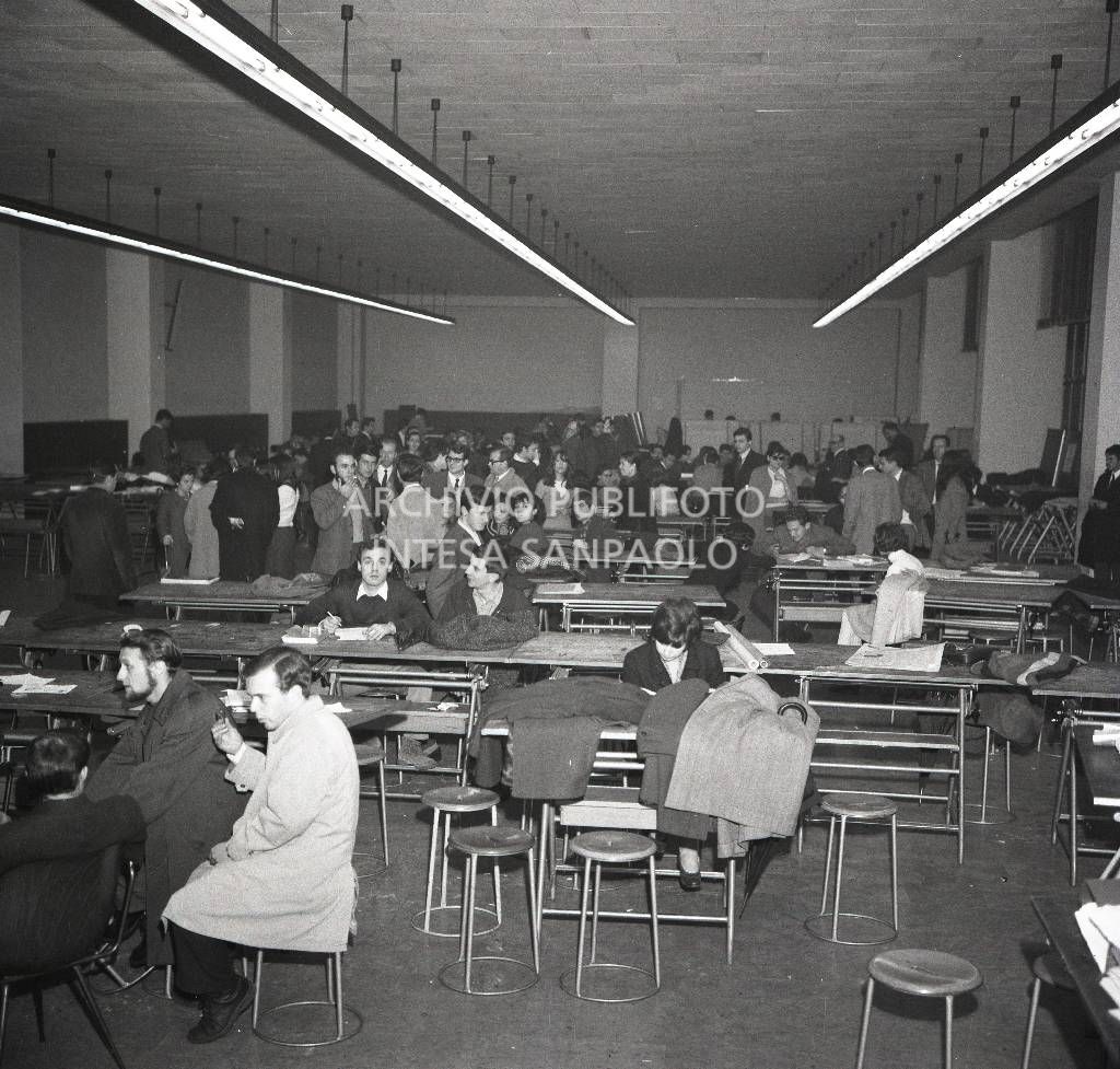 Studenti della Facoltà di architettura del Politecnico di Milano ripresi nel quarantunesimo giorno di occupazione dell'Ateneo<br>728085/3