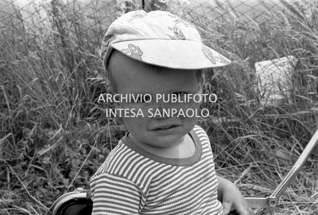 Ritratto di un bambino, in una delle località colpite dal terremoto