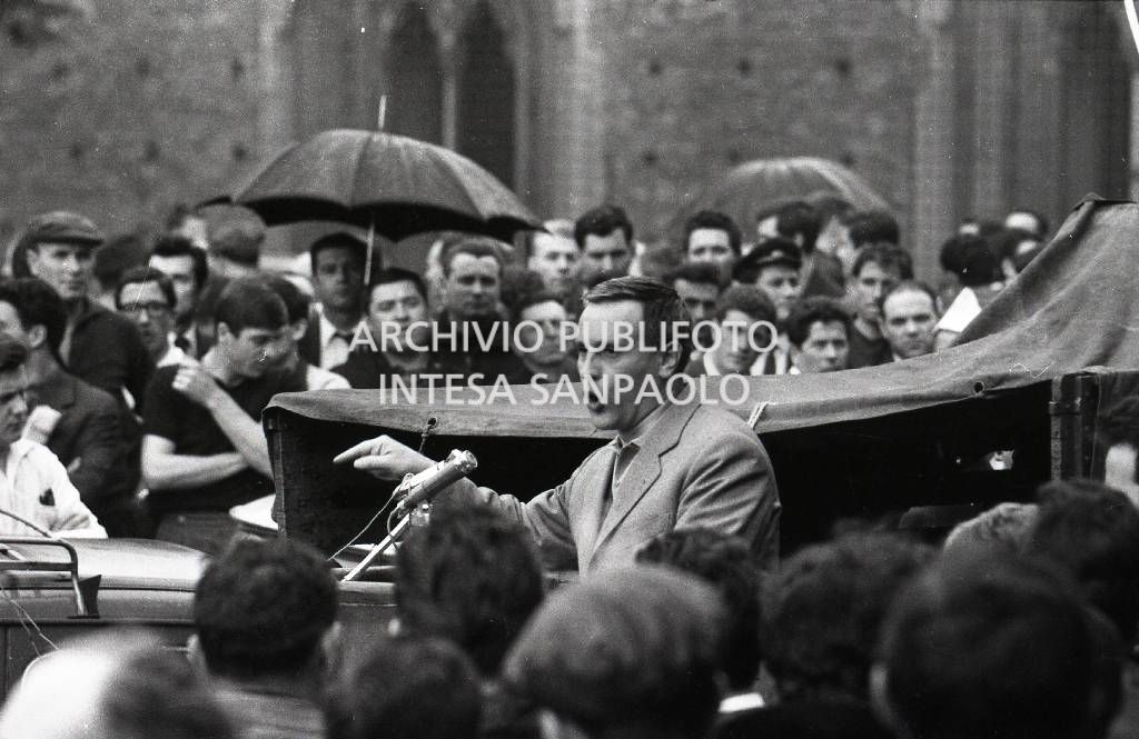 Sciopero CGIL: comizio, in piazza del Cannone a Milano, dove si è conclusa la manifestazione<br>723176/34