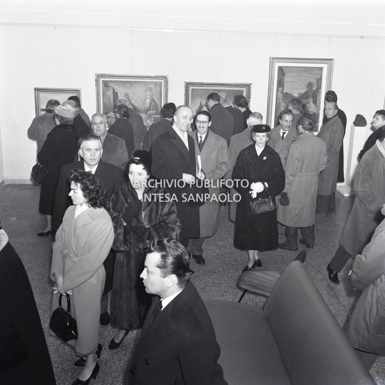 Pubblico all'inaugurazione della mostra<br>508135