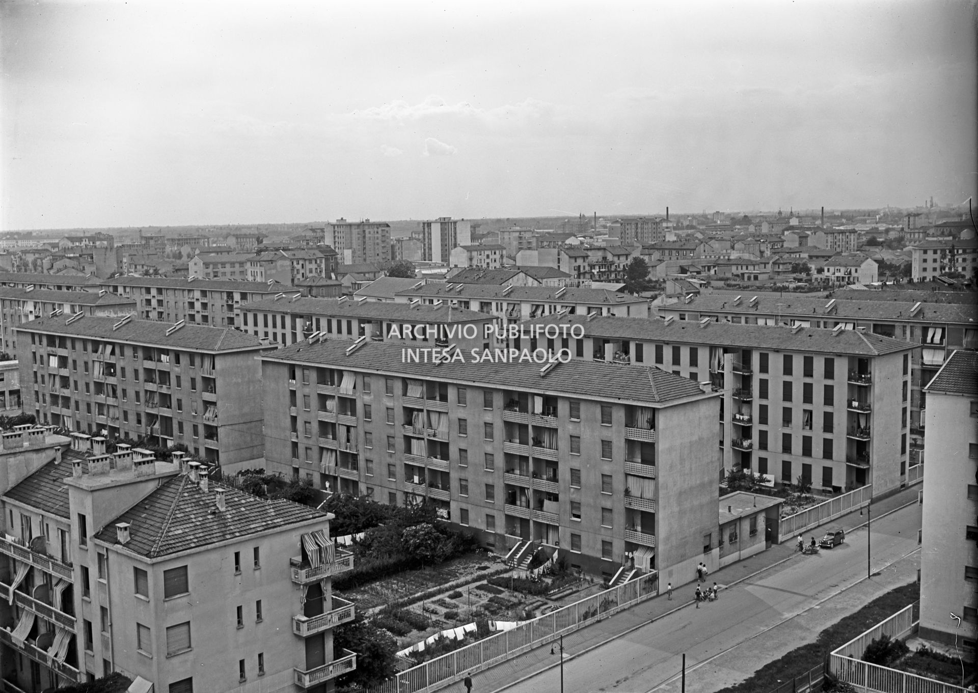 Scorcio dall'alto delle case del Giambellino (Milano)