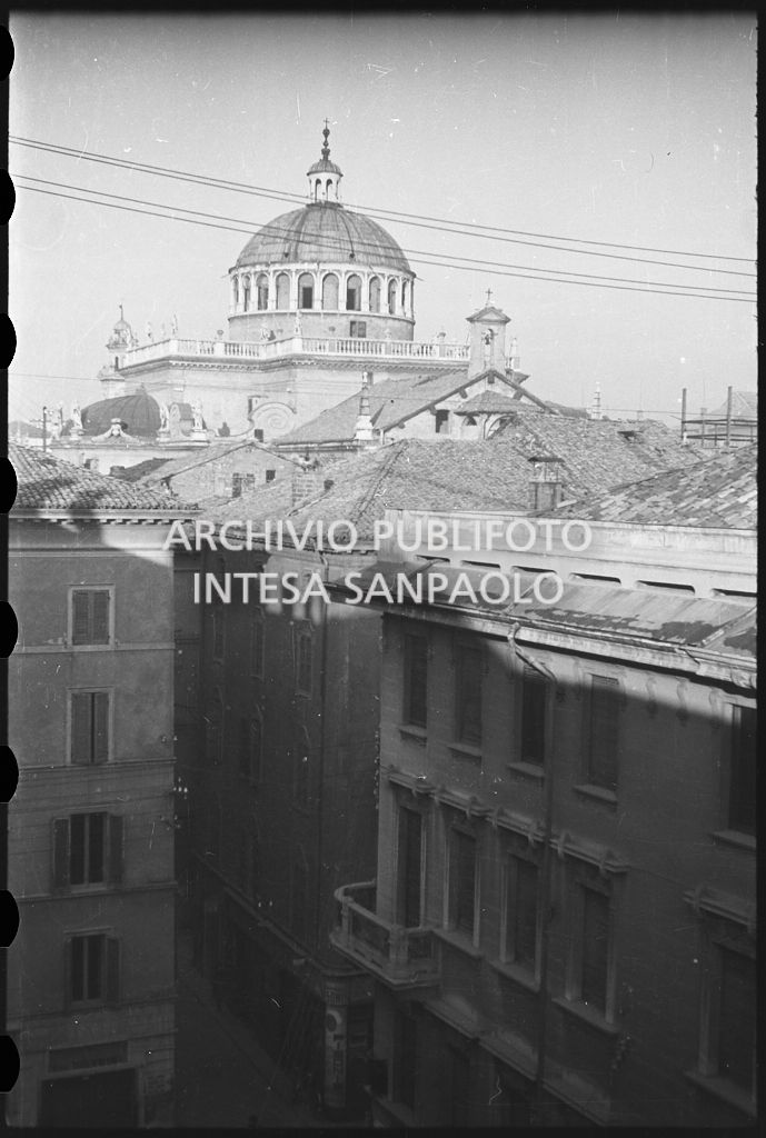 Veduta della cupola della basilica di Santa Maria della Steccata a Parma<br>26636