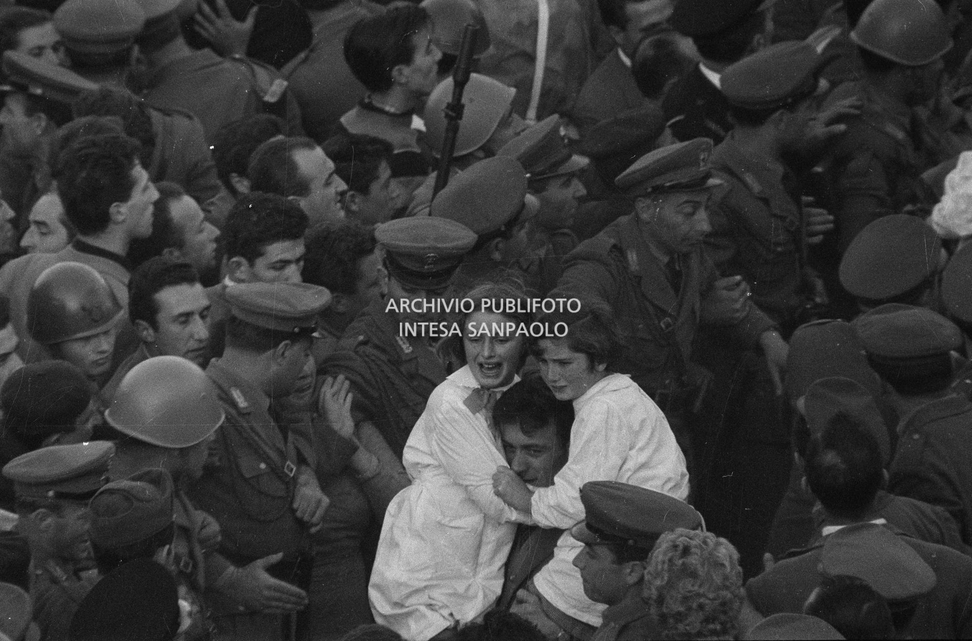 I bambini, della scuola elementare di Terrazzano, frazione di Rho in provincia di Milano, messi in salvo dopo essere stati sequestrati dai due fratelli Santato